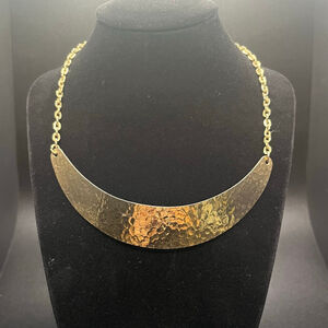 Vintage Park Lane Hammered Gold-Tone Crescent Bib Necklace – Statement Collar
